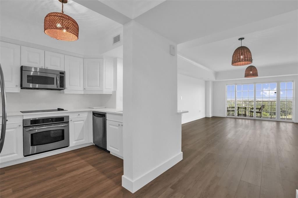 For Sale: $475,000 (2 beds, 2 baths, 1430 Square Feet)