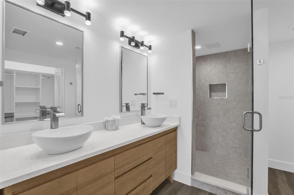 For Sale: $475,000 (2 beds, 2 baths, 1430 Square Feet)