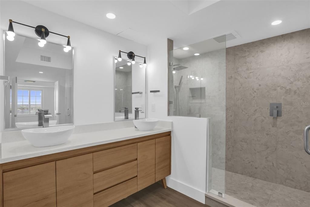 For Sale: $475,000 (2 beds, 2 baths, 1430 Square Feet)