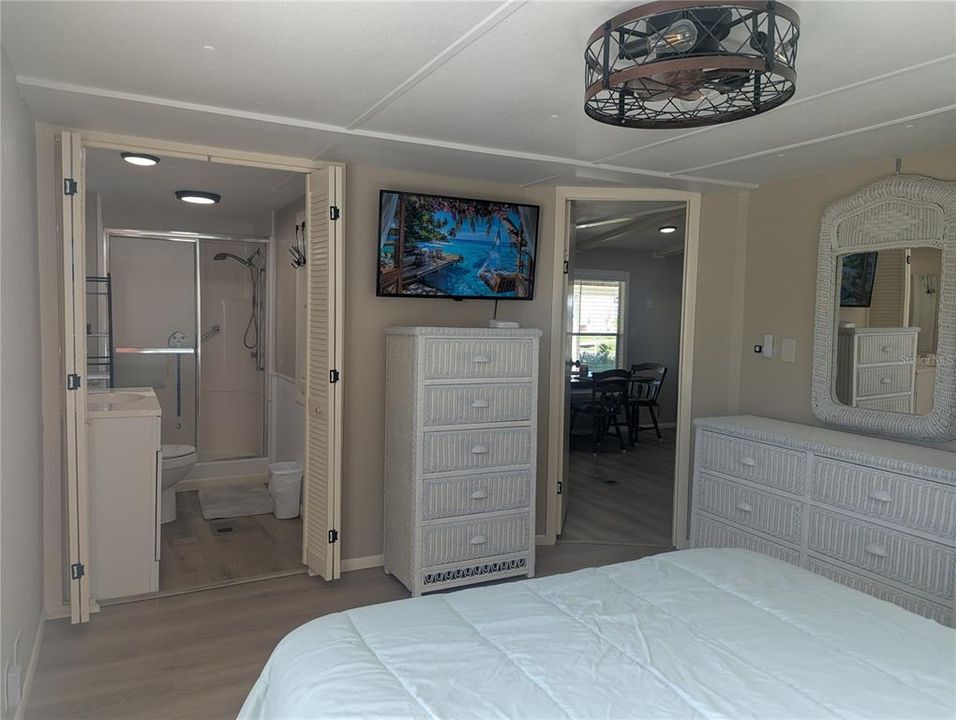 For Sale: $175,000 (3 beds, 2 baths, 960 Square Feet)