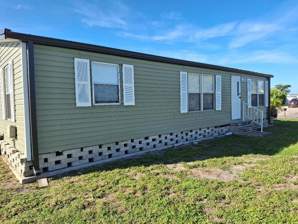 For Sale: $175,000 (3 beds, 2 baths, 960 Square Feet)