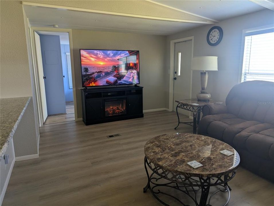 For Sale: $175,000 (3 beds, 2 baths, 960 Square Feet)