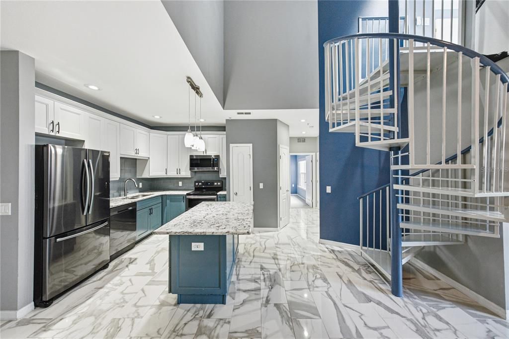 For Sale: $239,900 (2 beds, 3 baths, 1131 Square Feet)