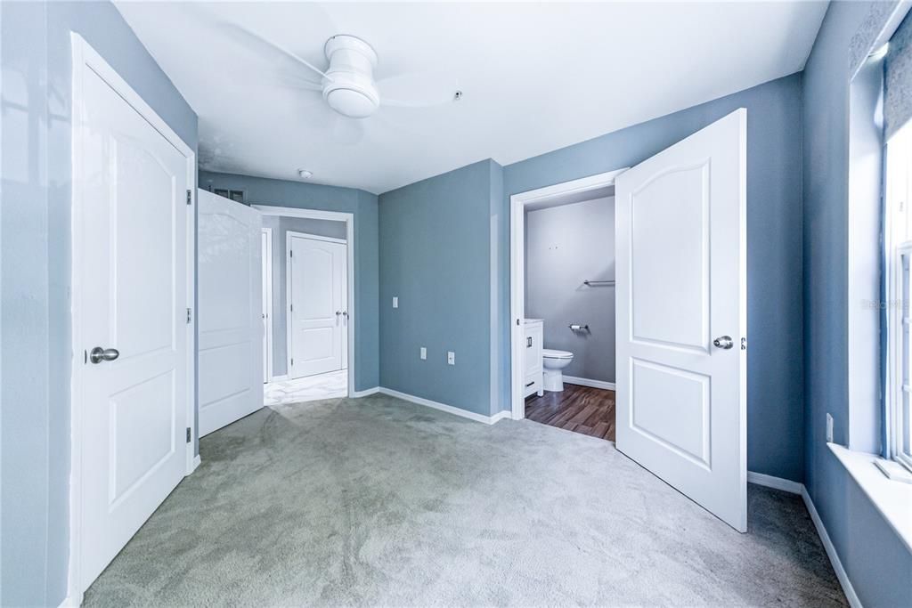 For Sale: $239,900 (2 beds, 3 baths, 1131 Square Feet)