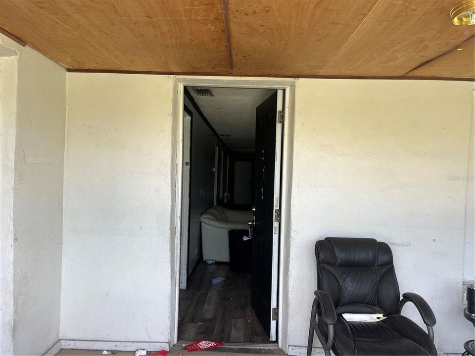 For Sale: $79,900 (3 beds, 1 baths, 989 Square Feet)