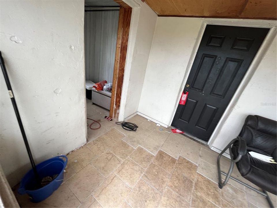 For Sale: $79,900 (3 beds, 1 baths, 989 Square Feet)