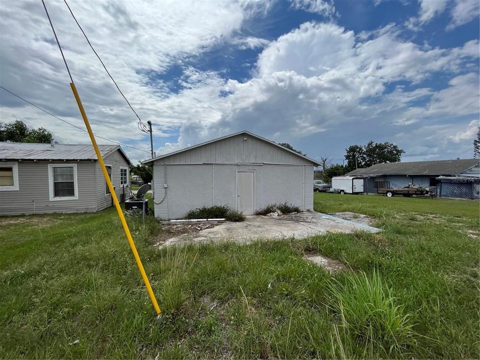 For Sale: $79,900 (3 beds, 1 baths, 989 Square Feet)