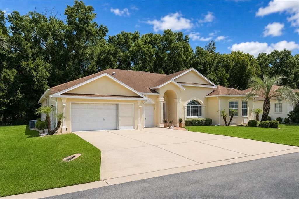 For Sale: $359,900 (3 beds, 2 baths, 2471 Square Feet)