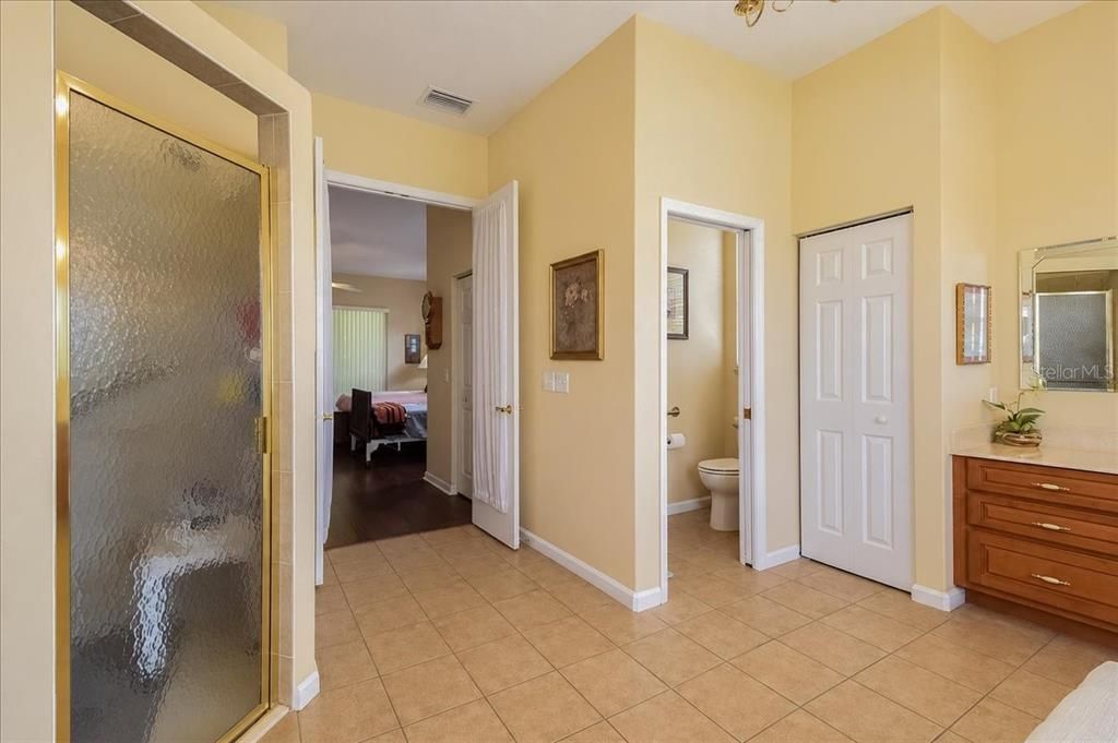 For Sale: $359,900 (3 beds, 2 baths, 2471 Square Feet)