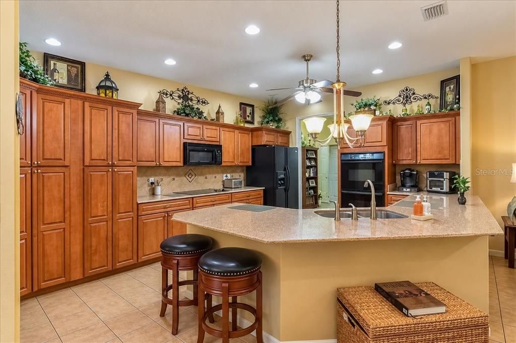 For Sale: $359,900 (3 beds, 2 baths, 2471 Square Feet)