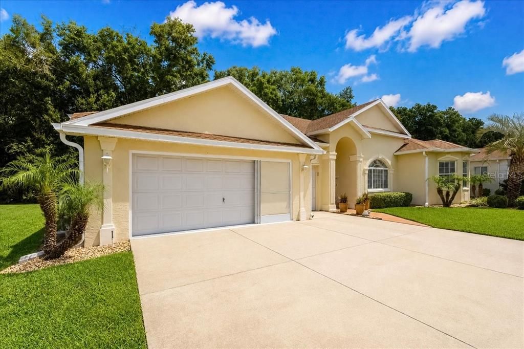 For Sale: $359,900 (3 beds, 2 baths, 2471 Square Feet)