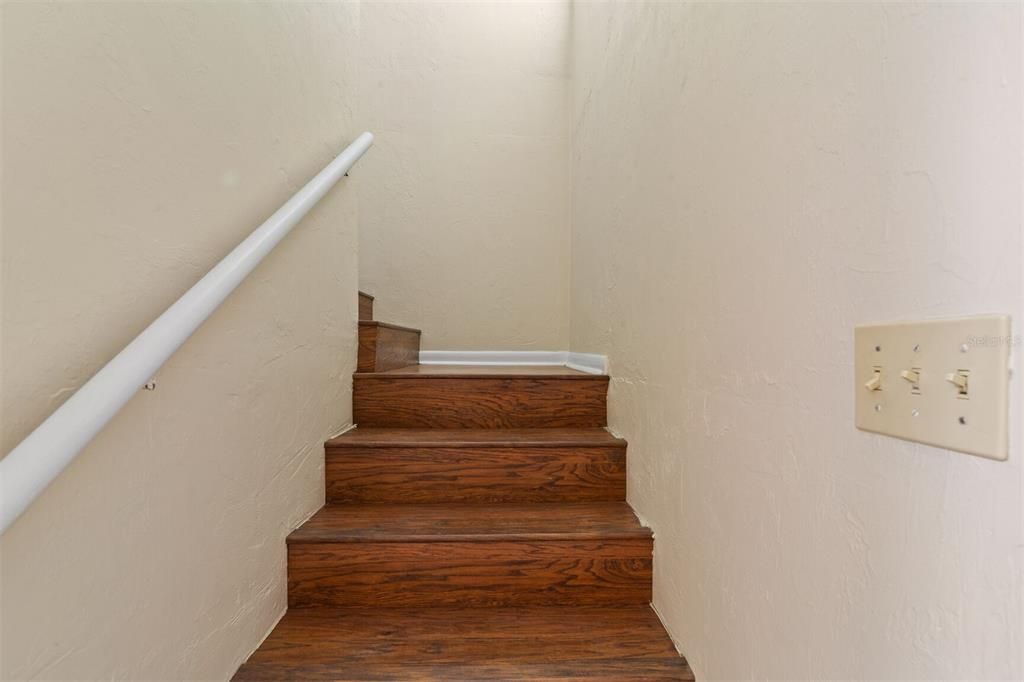 For Rent: $1,600 (3 beds, 2 baths, 1208 Square Feet)