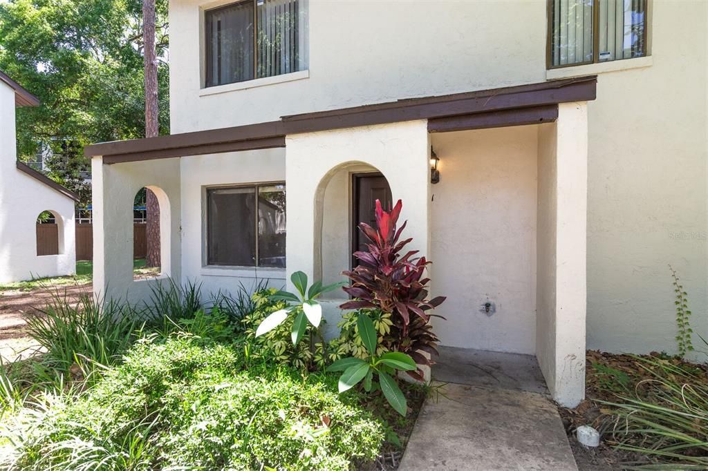 For Rent: $1,600 (3 beds, 2 baths, 1208 Square Feet)