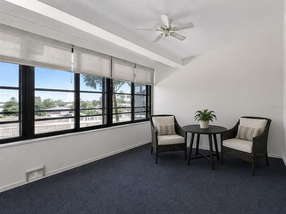 For Sale: $137,500 (1 beds, 1 baths, 775 Square Feet)