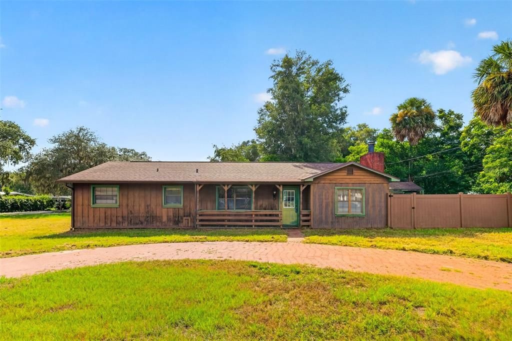 Active With Contract: $160,000 (3 beds, 1 baths, 1176 Square Feet)