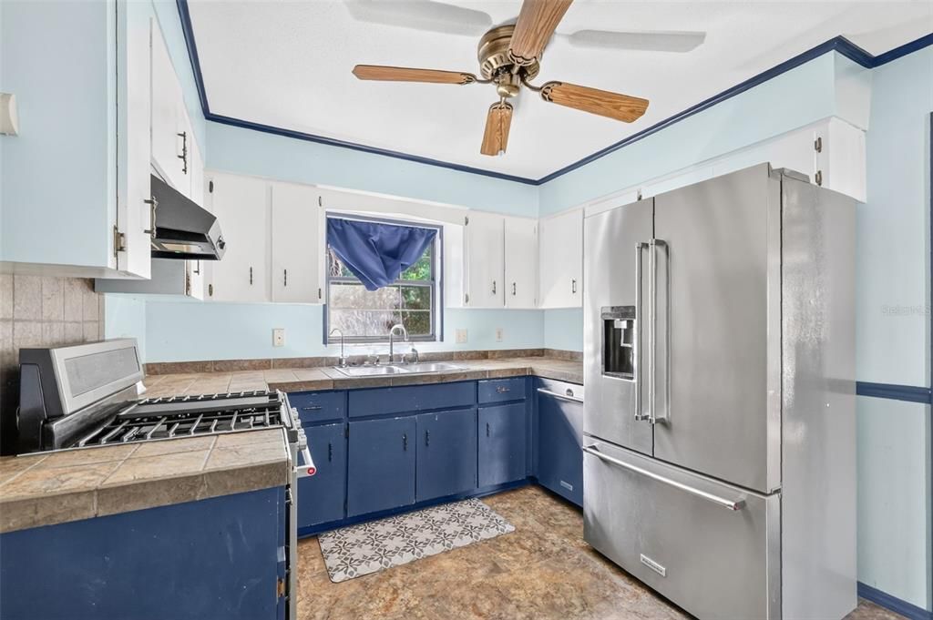 Active With Contract: $160,000 (3 beds, 1 baths, 1176 Square Feet)