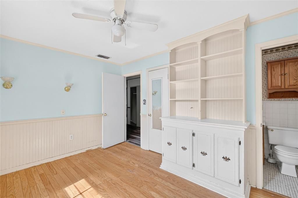 Active With Contract: $160,000 (3 beds, 1 baths, 1176 Square Feet)