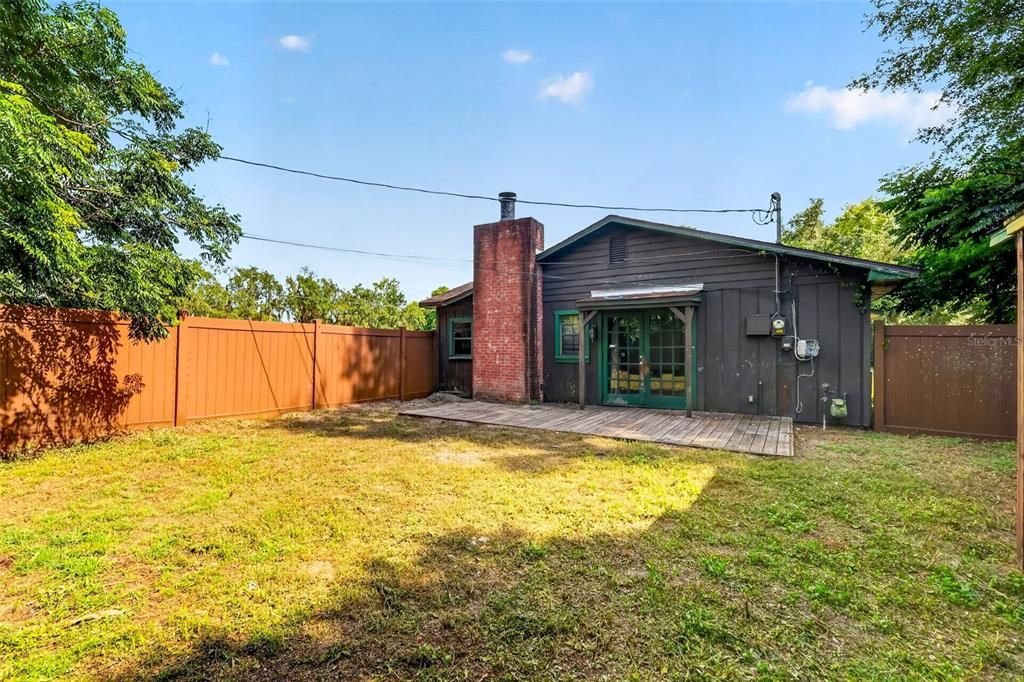 Active With Contract: $160,000 (3 beds, 1 baths, 1176 Square Feet)