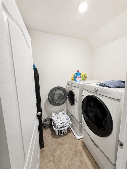 Active With Contract: $310,000 (5 beds, 3 baths, 2696 Square Feet)