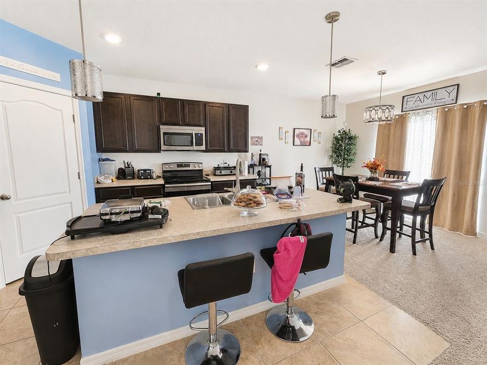 Active With Contract: $310,000 (5 beds, 3 baths, 2696 Square Feet)