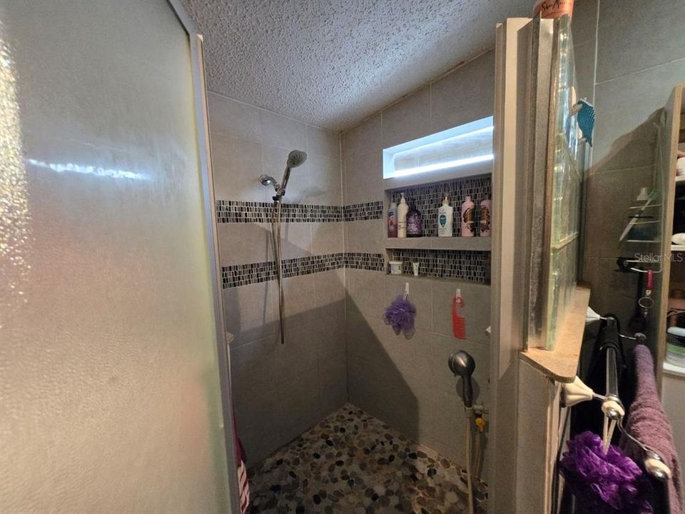 На продажу: $159,900 (3 спален, 2 ванн, 1833 Квадратных фут)