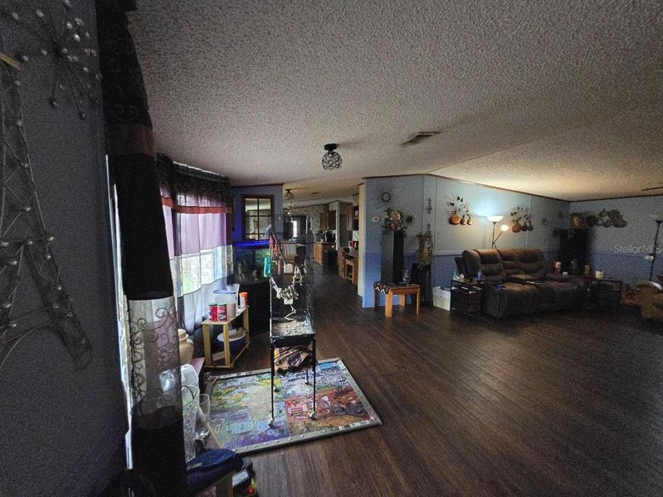 На продажу: $159,900 (3 спален, 2 ванн, 1833 Квадратных фут)