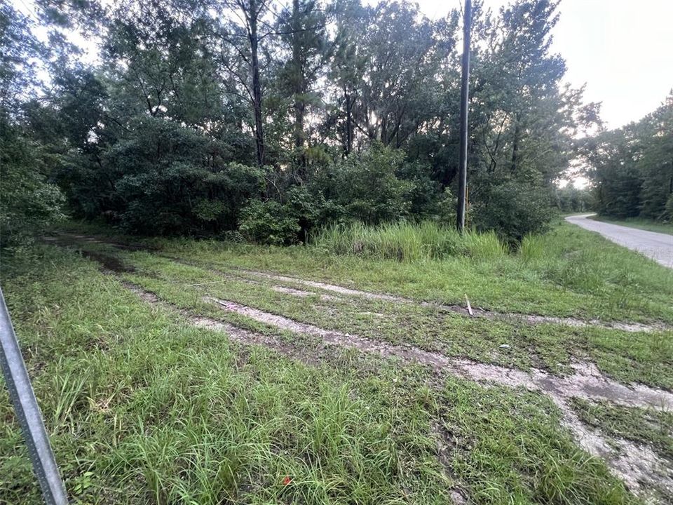 На продажу: $29,000 (0.48 acres)