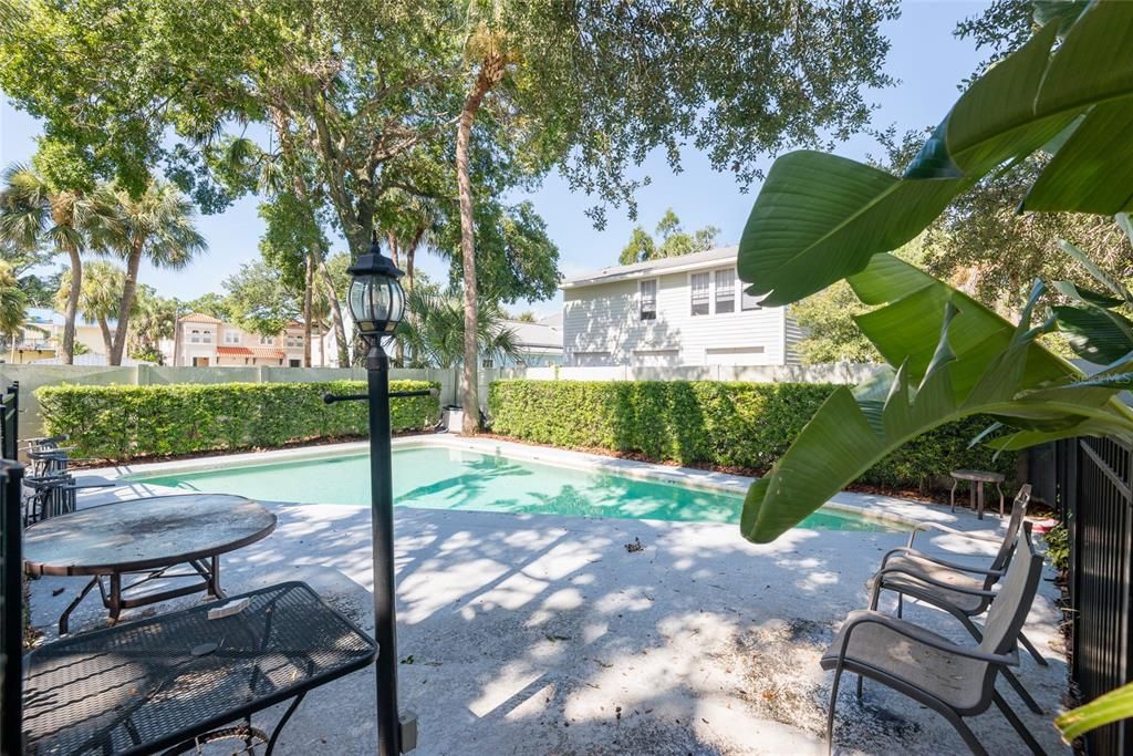 For Rent: $3,000 (2 beds, 2 baths, 1286 Square Feet)