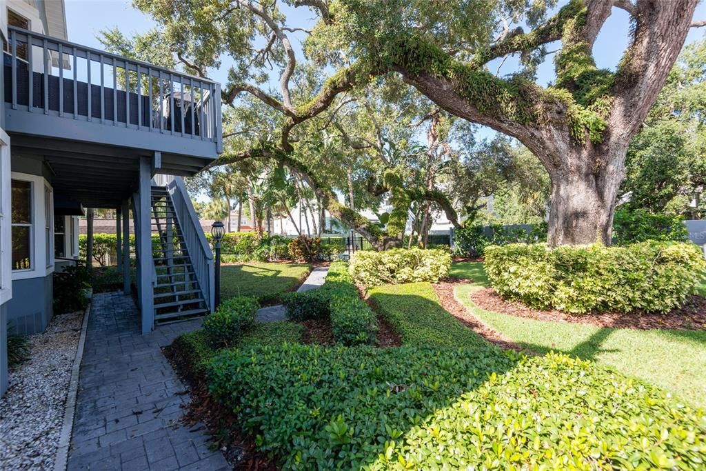For Rent: $3,000 (2 beds, 2 baths, 1286 Square Feet)