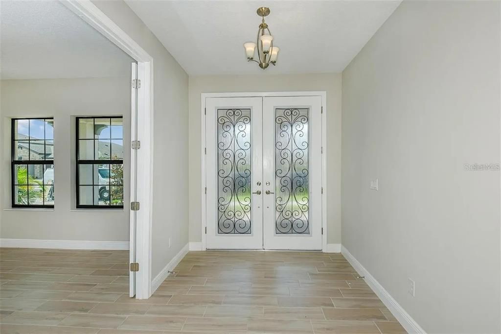 For Rent: $4,200 (5 beds, 4 baths, 3615 Square Feet)