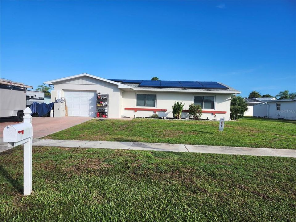 For Rent: $1,900 (2 beds, 2 baths, 1241 Square Feet)