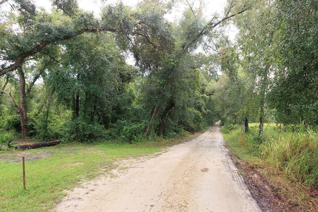 待售: $380,000 (9.00 acres)