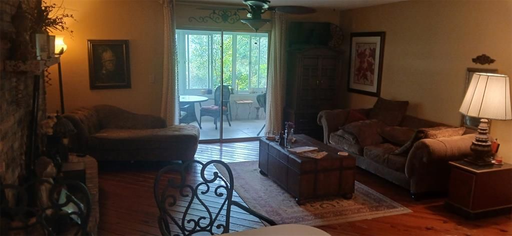 For Sale: $297,500 (3 beds, 2 baths, 1744 Square Feet)