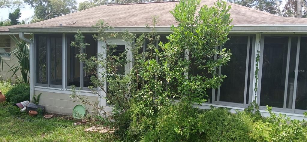 For Sale: $297,500 (3 beds, 2 baths, 1744 Square Feet)