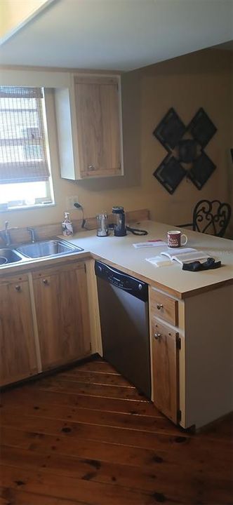 For Sale: $297,500 (3 beds, 2 baths, 1744 Square Feet)