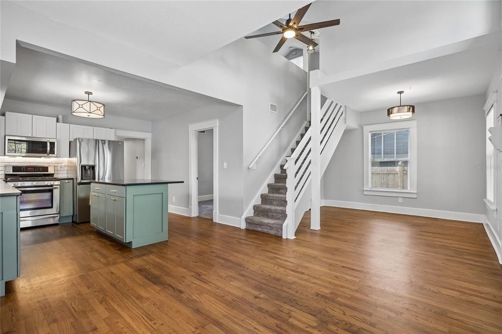 For Rent: $3,150 (3 beds, 3 baths, 1649 Square Feet)