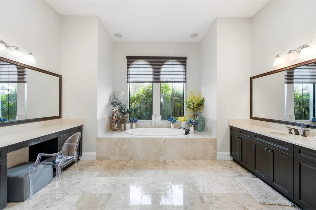For Sale: $3,599,000 (5 beds, 5 baths, 5342 Square Feet)