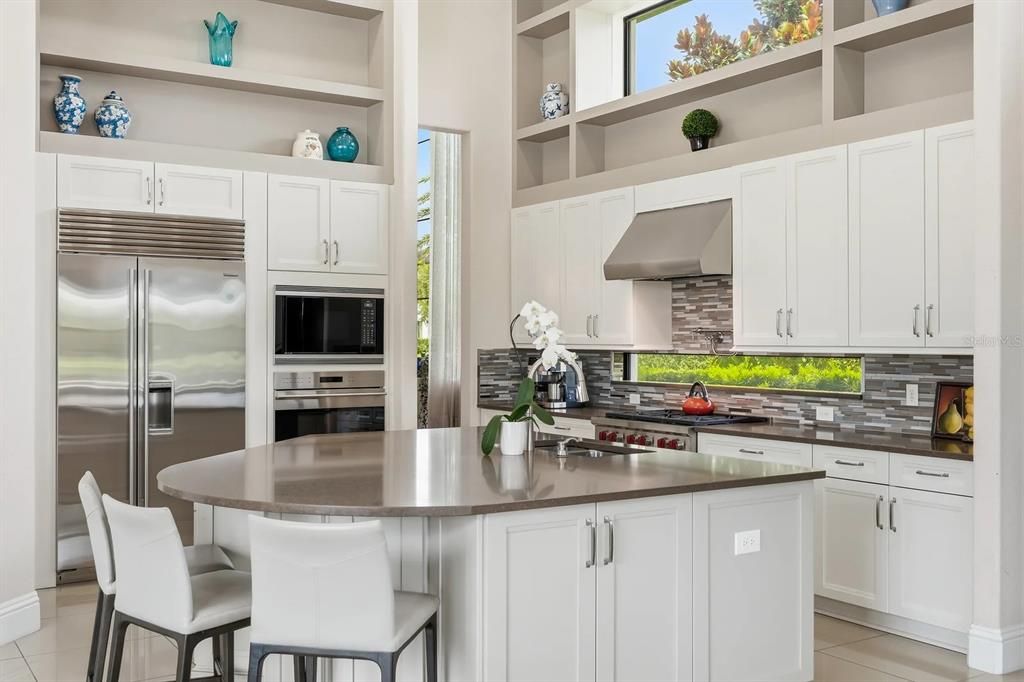For Sale: $3,599,000 (5 beds, 5 baths, 5342 Square Feet)