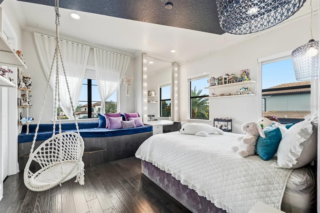 For Sale: $3,599,000 (5 beds, 5 baths, 5342 Square Feet)