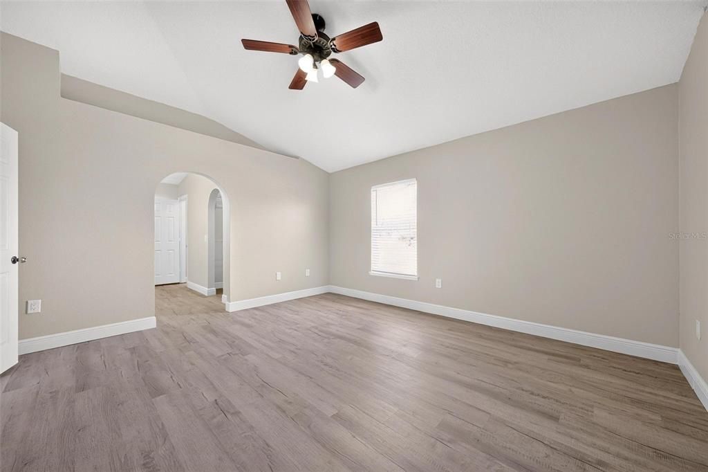 For Sale: $325,000 (3 beds, 2 baths, 1874 Square Feet)