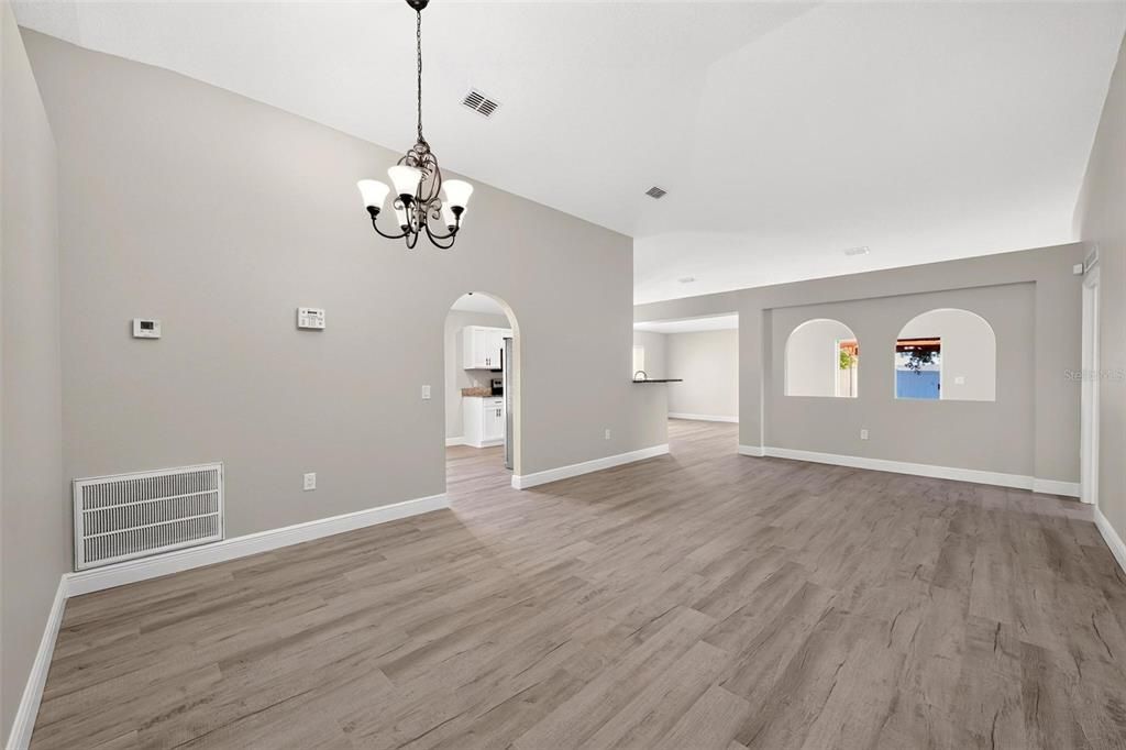 For Sale: $325,000 (3 beds, 2 baths, 1874 Square Feet)