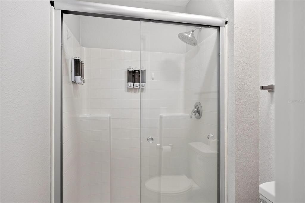 For Sale: $325,000 (3 beds, 2 baths, 1874 Square Feet)