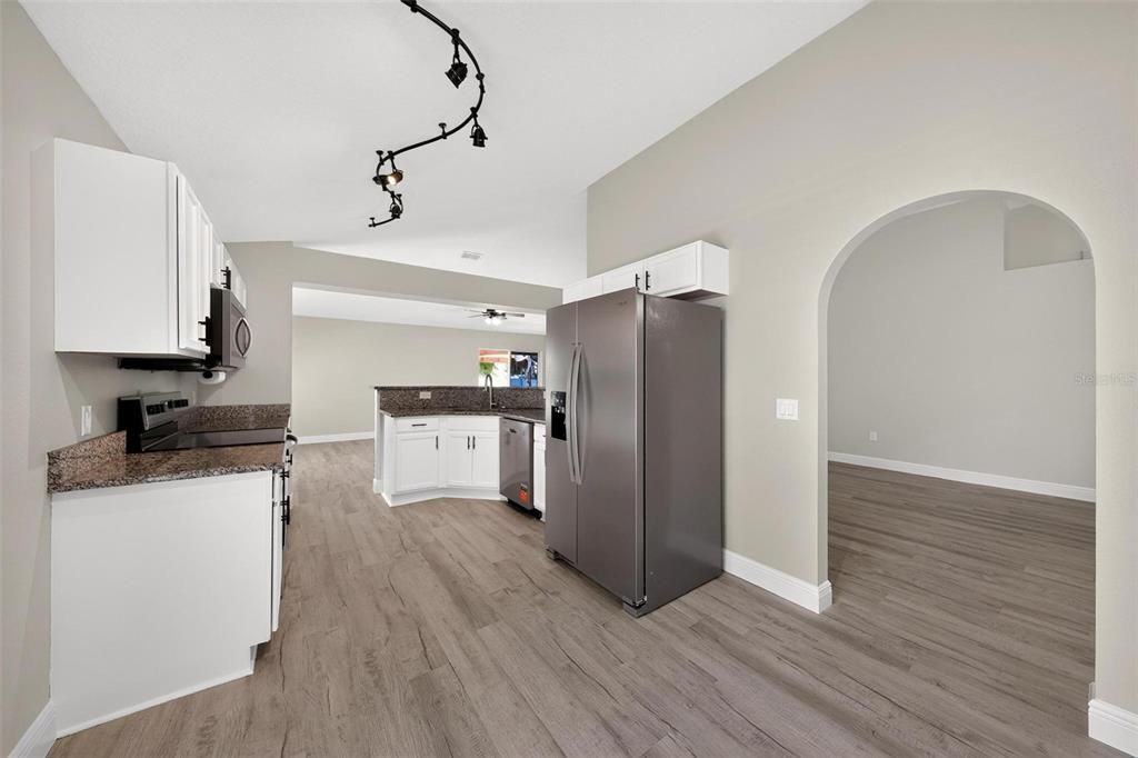 For Sale: $325,000 (3 beds, 2 baths, 1874 Square Feet)