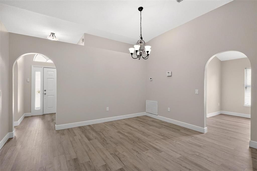 For Sale: $325,000 (3 beds, 2 baths, 1874 Square Feet)