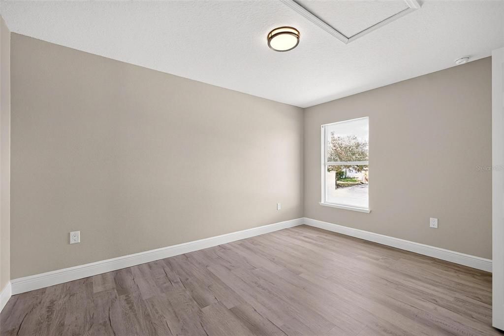 For Sale: $325,000 (3 beds, 2 baths, 1874 Square Feet)