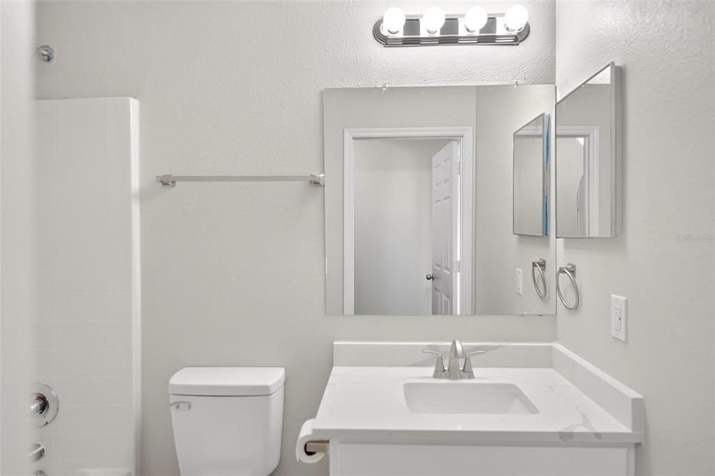 For Sale: $325,000 (3 beds, 2 baths, 1874 Square Feet)