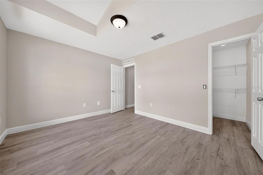For Sale: $325,000 (3 beds, 2 baths, 1874 Square Feet)