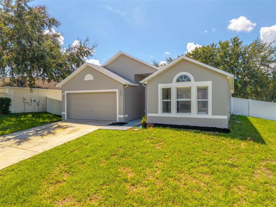 For Sale: $325,000 (3 beds, 2 baths, 1874 Square Feet)