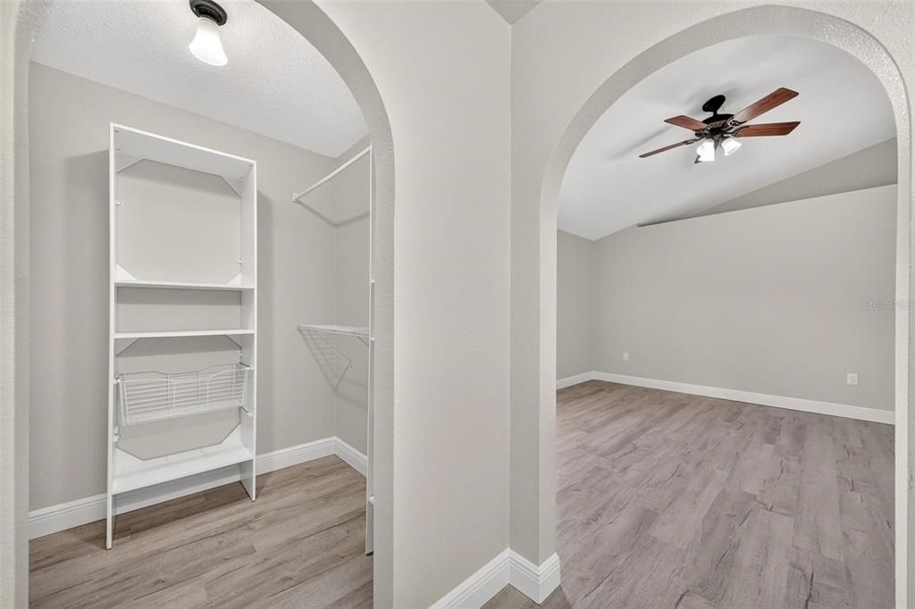 For Sale: $325,000 (3 beds, 2 baths, 1874 Square Feet)