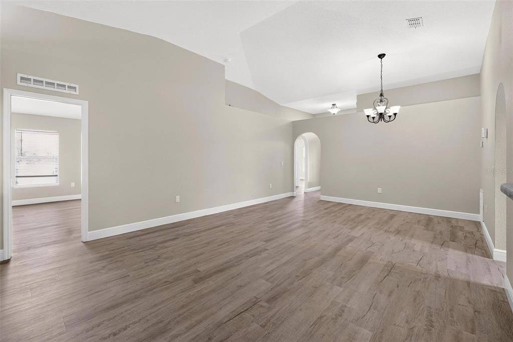For Sale: $325,000 (3 beds, 2 baths, 1874 Square Feet)
